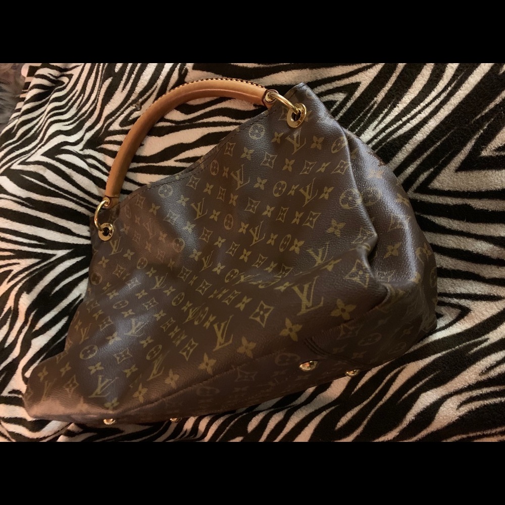 Louis Vuitton Artsy MM Monogram